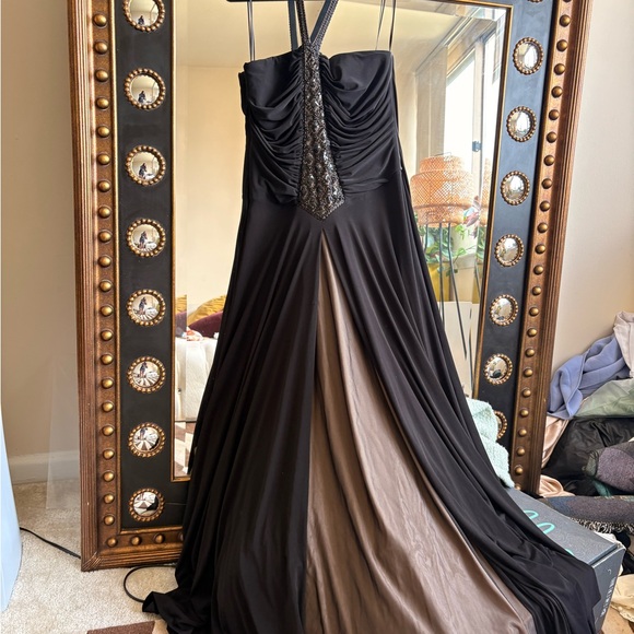 JS Boutique Dresses & Skirts - JS Boutique Black and Tan Maxi Dress